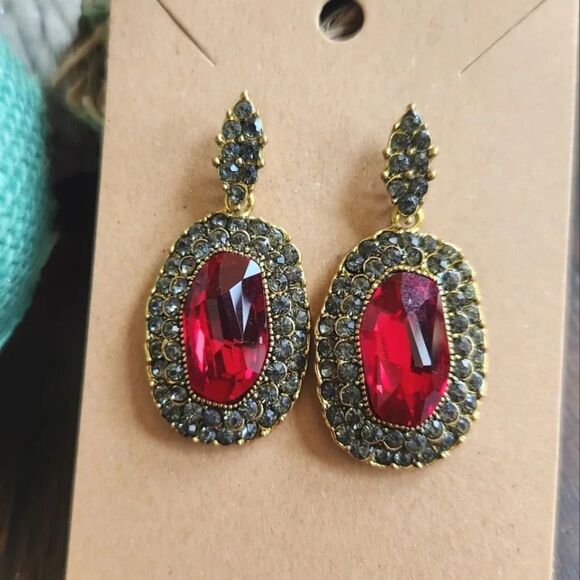 🦃50% OFF $20🦃Red Oval Crystal Shaped Earrings With Push Back - Picture 6 of 8